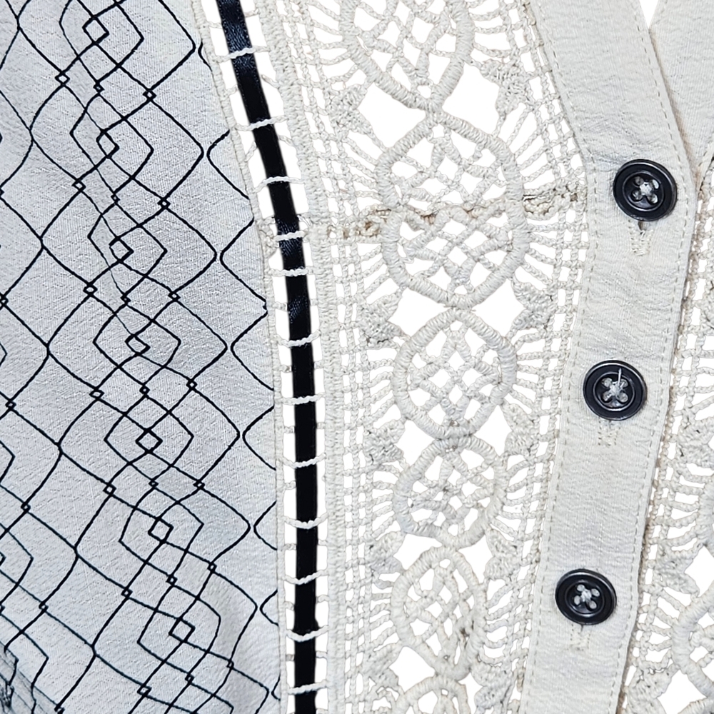 Chic White And Gray Patterned Tunic - image 4